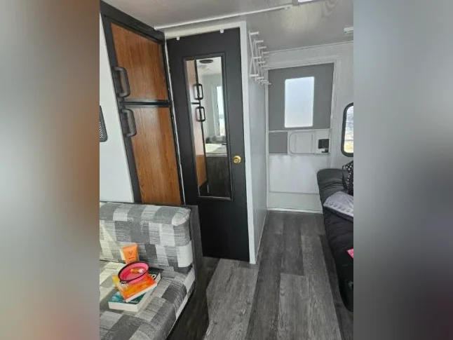 Ponton maison 26 pieds-Houseboat clé en main thumbnail 2