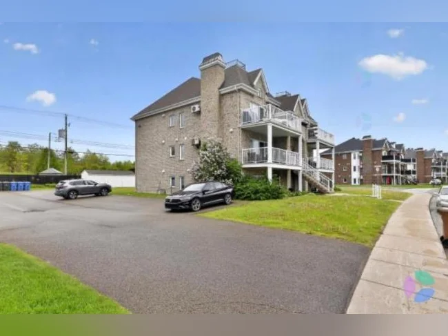 Condo 4 1/2 - appliances included ! thumbnail 10