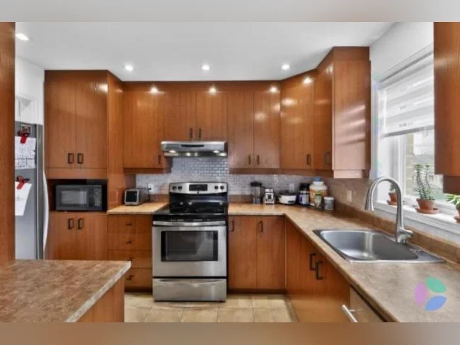 Condo 4 1/2 - appliances included ! thumbnail 3