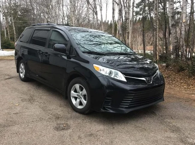 Toyota Sienna LE 2019
