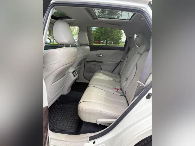 Toyota Venza limited thumbnail 5