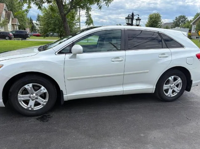 Toyota Venza limited thumbnail 2