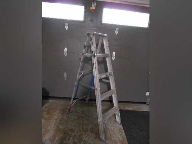 escabeau aluminium 5 pieds