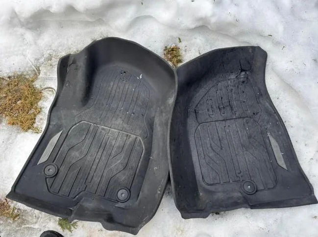 Tapis d'origine GMC Sierra / Yukon (2019-2026) - Excellente condition