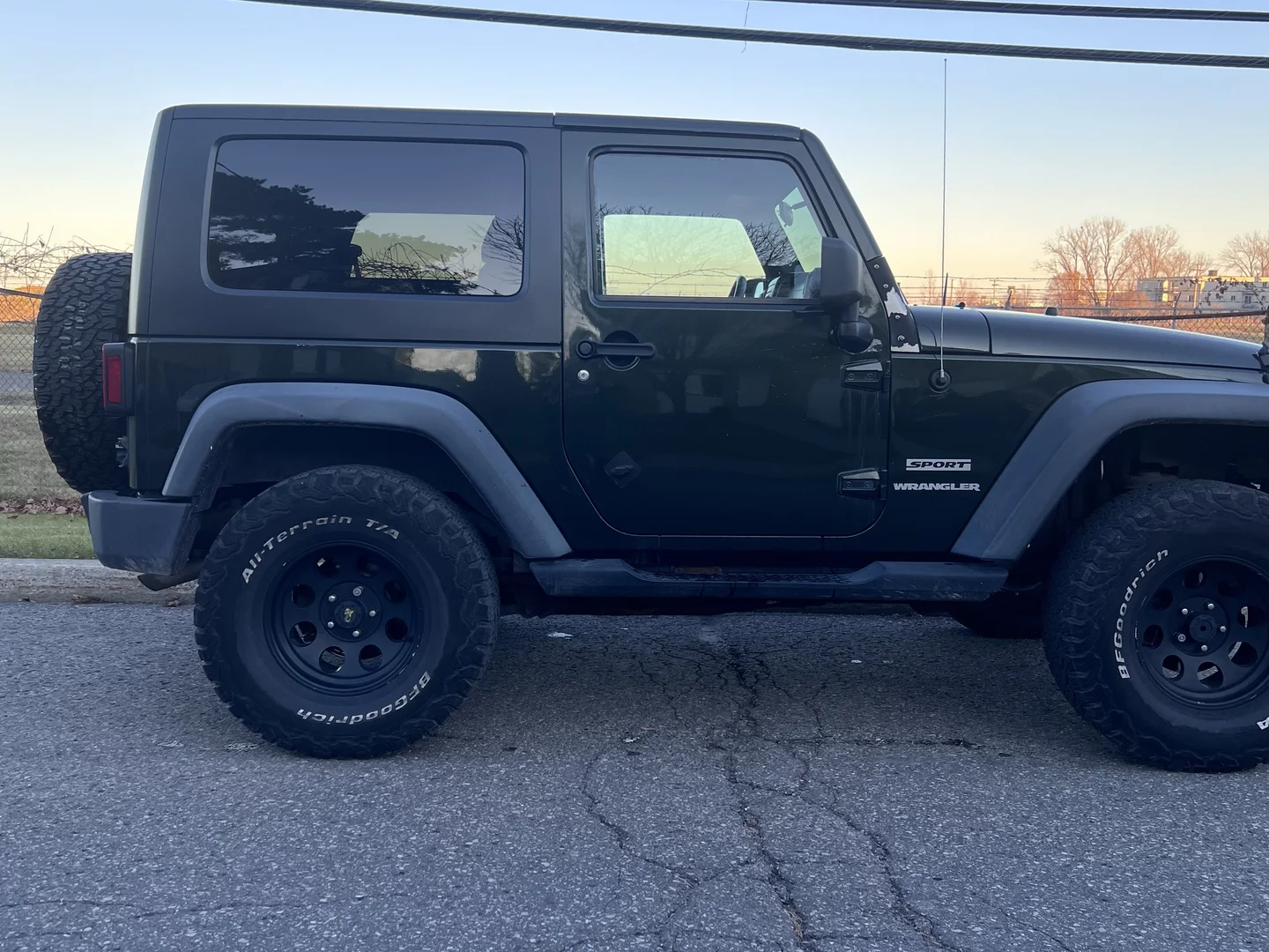 Jeep Wrangler 2011 - Green, Lifted, 37" Tires thumbnail 5