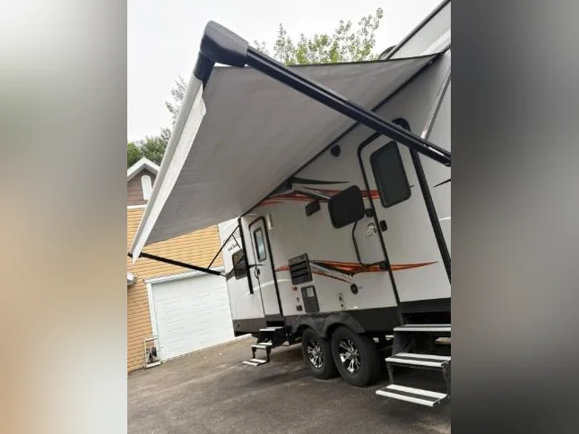 Fifth wheel cargo thumbnail 4