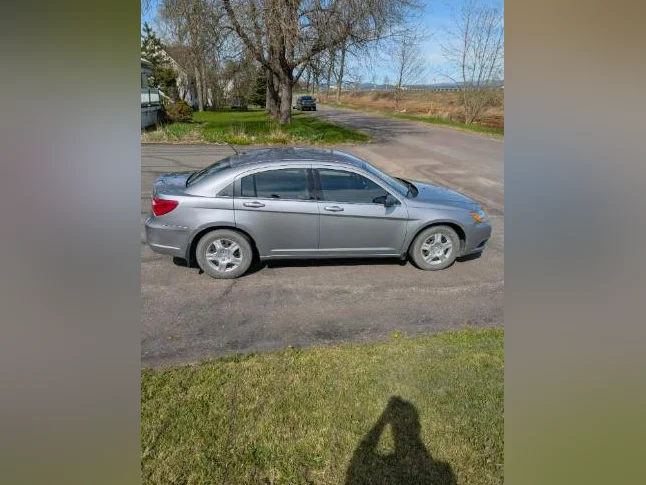 Chrysler 200 2013 thumbnail 2