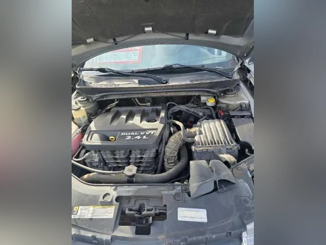 Chrysler 200 2013 thumbnail 4
