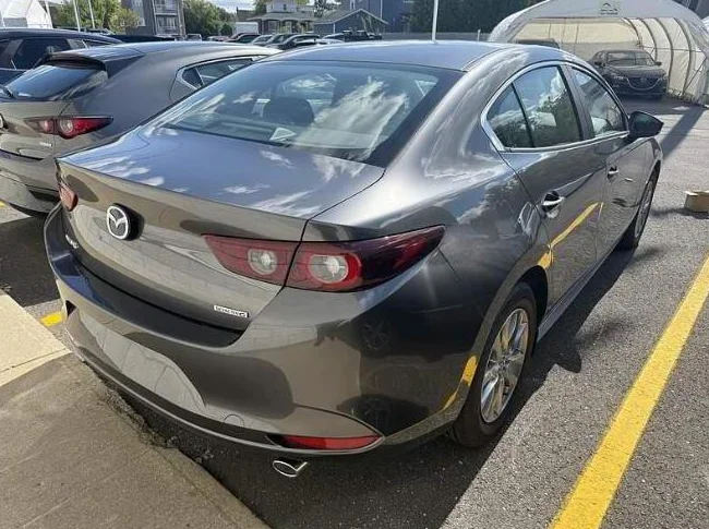 Mazda 3 GS Berline 2025 Demo thumbnail 2