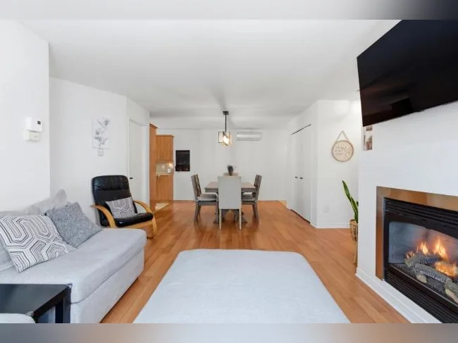 Grand condo 4 1/2 à louer à Ste-Dorothée, laval disponible le 24 juillet thumbnail 3