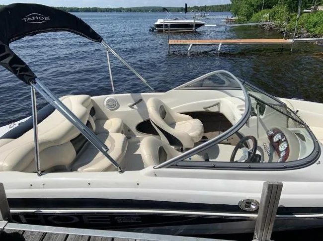 Bateau plaisance TAHOE Q4 SS 2010 thumbnail 7