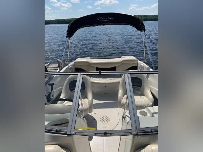 Bateau plaisance TAHOE Q4 SS 2010 thumbnail 8