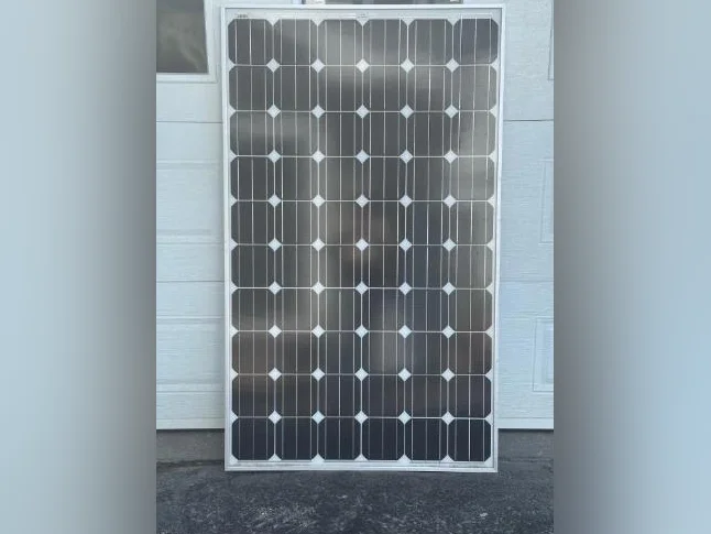 Kit de 2 panneaux solaire 165w et 230 watts avec mppt et breaker 25 et 30 amp DOIT ÊTRE VENDU VITE