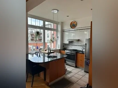 Superbe loft à louer – Vue exceptionnelle sur la rivière thumbnail 3