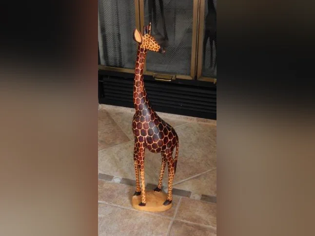 Girafes provenant de la Côte d'ivoire 200$ pour les trois. thumbnail 5