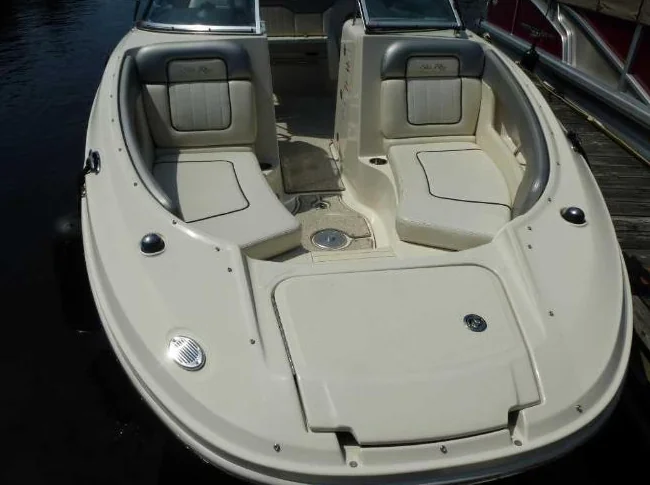Sea Ray 2010 Sundeck 220 thumbnail 2