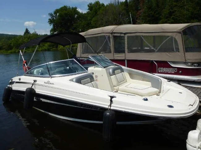 Sea Ray 2010 Sundeck 220 thumbnail 8