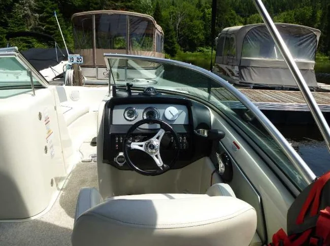 Sea Ray 2010 Sundeck 220 thumbnail 7
