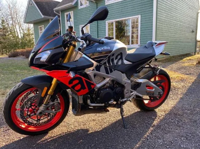 2019 Aprilia Tuono V4 1100 Factory thumbnail 4