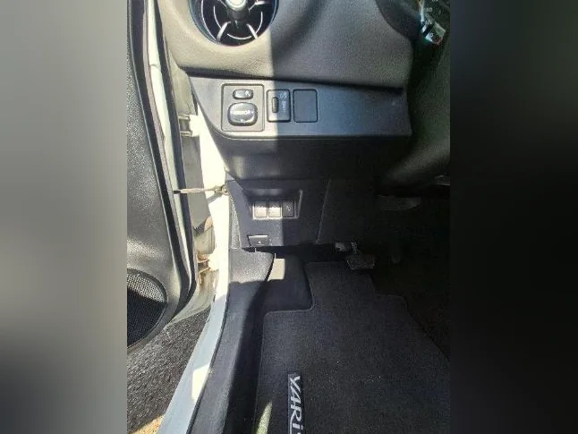 Tojyota yaris le 2018 automatique full thumbnail 10
