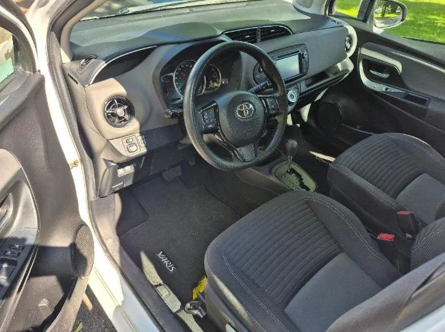 Tojyota yaris le 2018 automatique full thumbnail 7