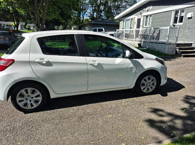 Tojyota yaris le 2018 automatique full thumbnail 4