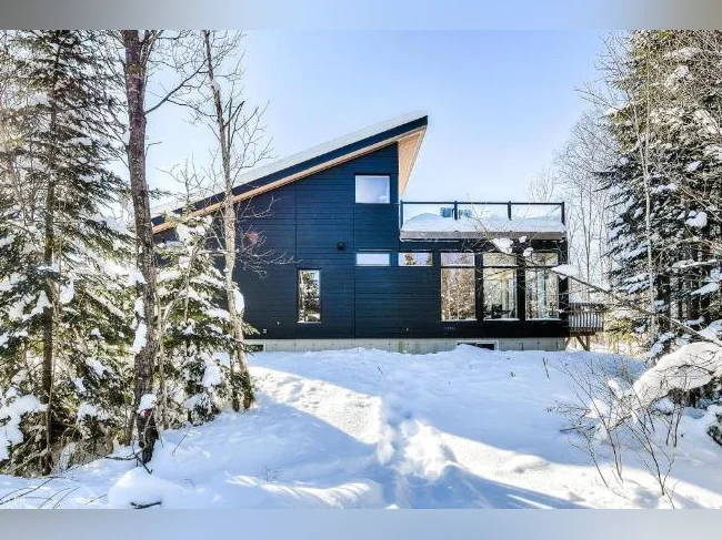 Maison moderne et unique dans le Domaine du Lac Amico/Laurentides thumbnail 3
