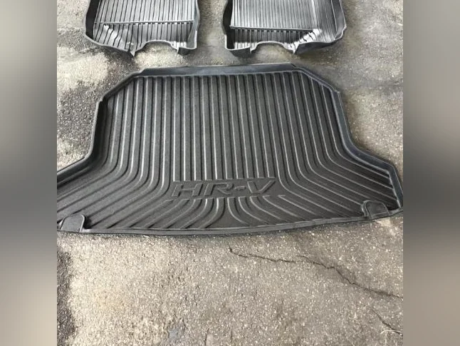 Tapis ensemble Honda Hrv 2017 A 2022. 160$ thumbnail 2