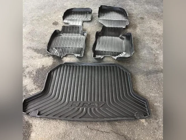 Tapis ensemble Honda Hrv 2017 A 2022. 160$