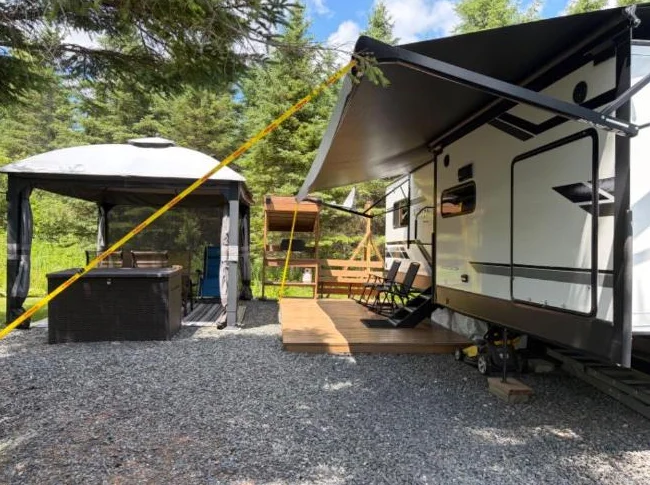 Roulotte Kodiak Ultimate 2021 de 37 pieds, comme neuve thumbnail 2