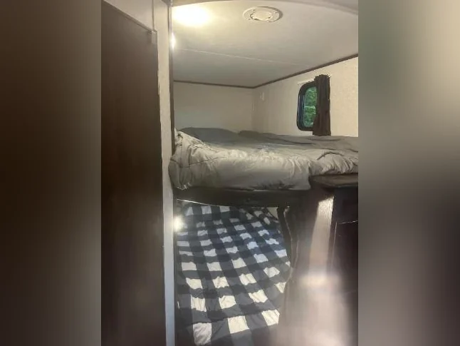 Roulotte Familiale Jayco Jay Flight 287BHS 2018 – État Impeccable (Clé en main) thumbnail 9