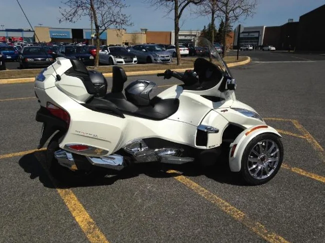SPYDER RT LIMITED 2015 thumbnail 2