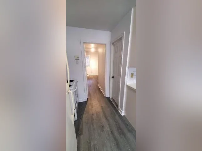 Très joli 2 1/2 dans un super quartier thumbnail 4