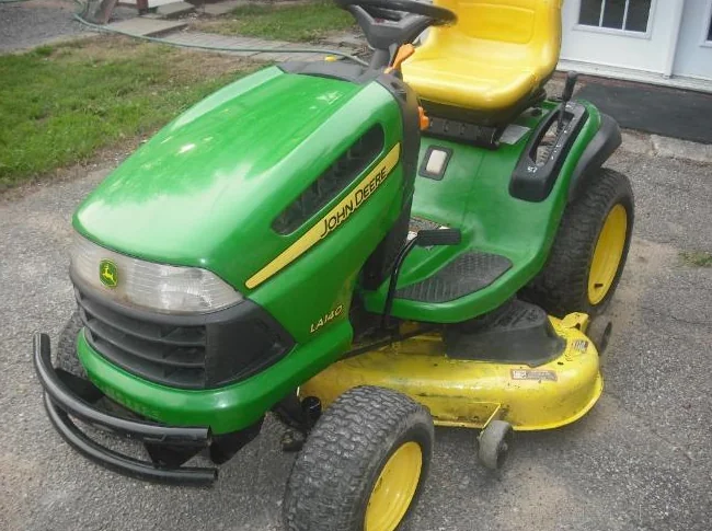 TRACTEUR À GAZON thumbnail 4