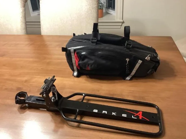 Support de tige de selle Arkel et sacoche de vélo Arkel