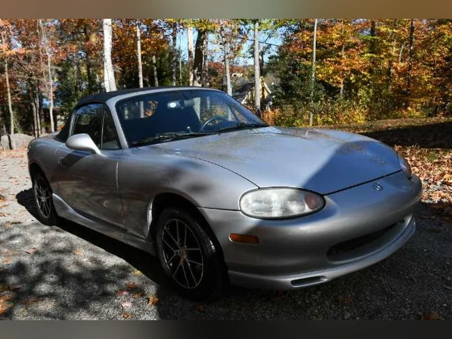 Mazda miata 2000 convertible gris perle 7845$ superbe deal 131000 km manuelle excellente condition thumbnail 3