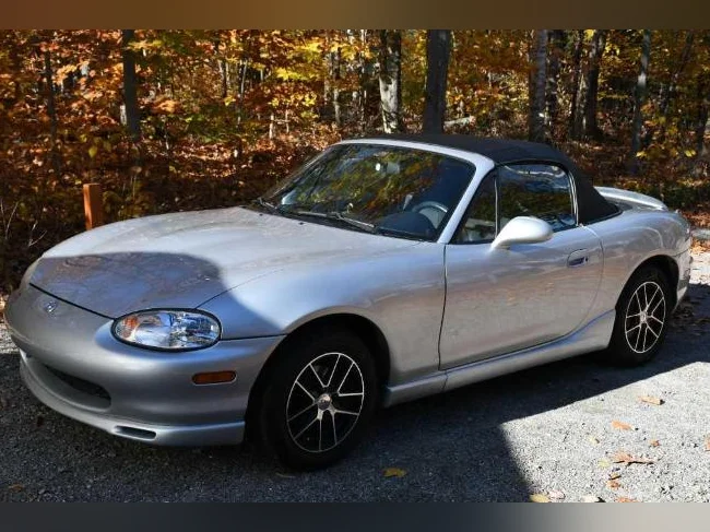 Mazda miata 2000 convertible gris perle 7845$ superbe deal 131000 km manuelle excellente condition