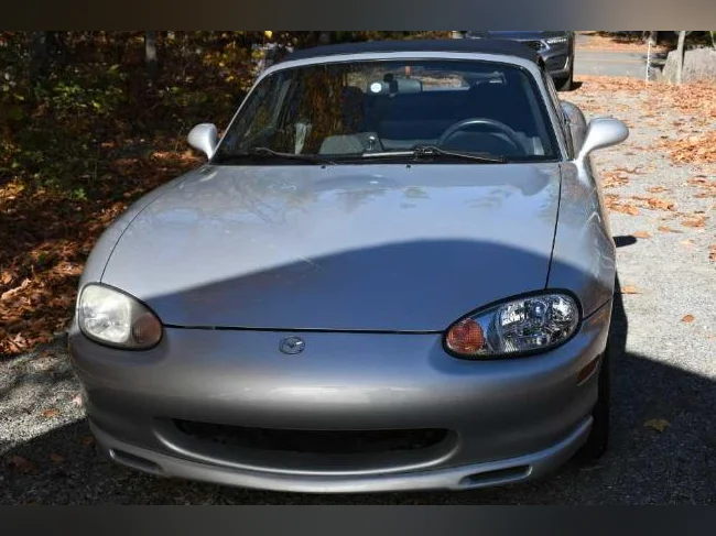 Mazda miata 2000 convertible gris perle 7845$ superbe deal 131000 km manuelle excellente condition thumbnail 2