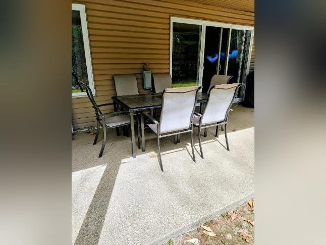 Ensemble de patio extérieur 6 places – Très propre thumbnail 2