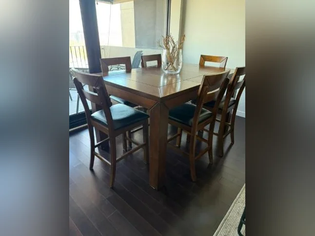 Ensemble de table bistro en bois massif thumbnail 4