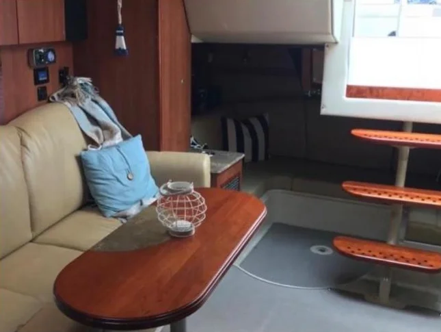 2009 Cruisers Yachts 330 Express thumbnail 10