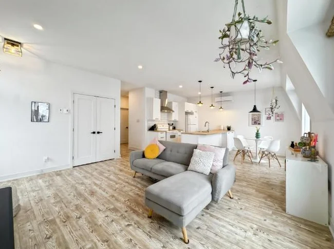 Disponible 1er Juillet - Beau 4 1/2 neuf avec électros inclus et énormément de lumière naturelle dans le Vieux La Prairie.