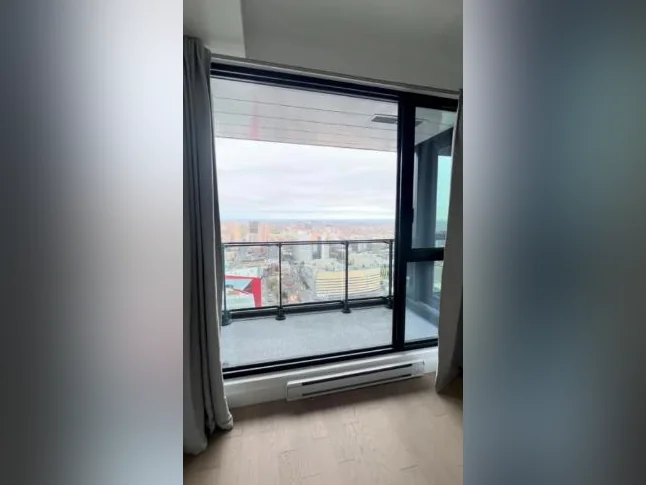 New 38th-floor Lease Transfer in Downtown Montreal thumbnail 3