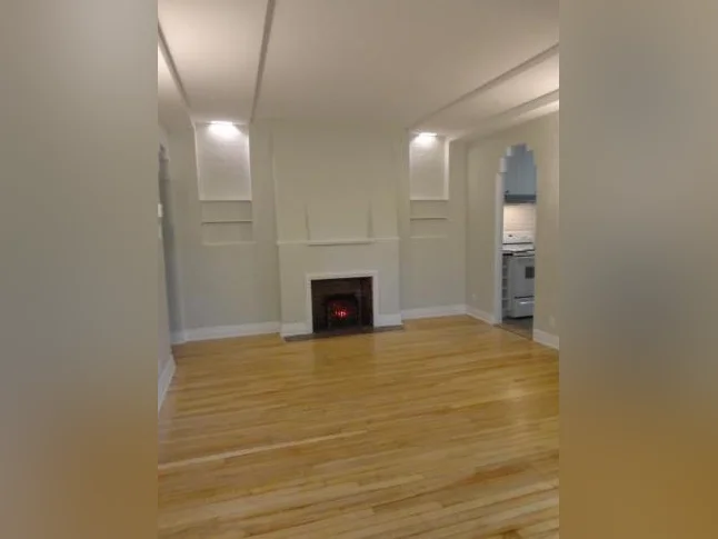 Everything included except wifi! - Beautiful, renovated, huge 4 1/2 , art deco, AAA location (Montreal)
