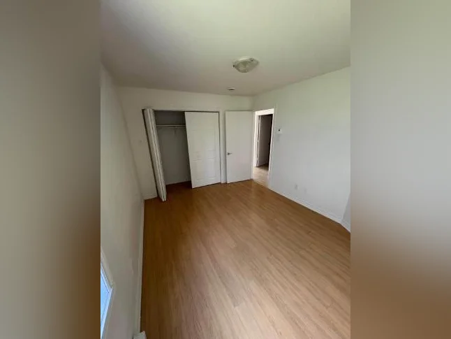 Logement, appartement 5 et demi (3chambres) avec garage Joliette thumbnail 6