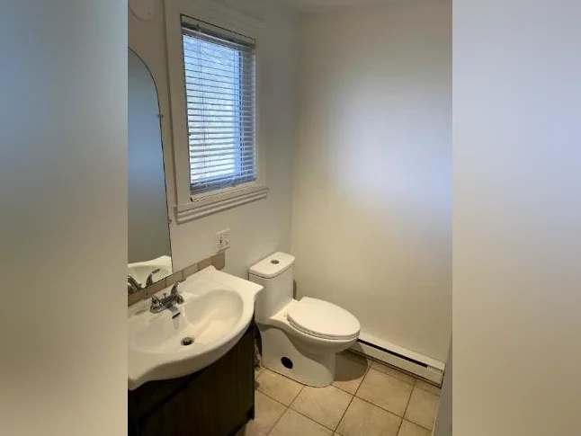 Logement 41/2 St-Sauveur thumbnail 7