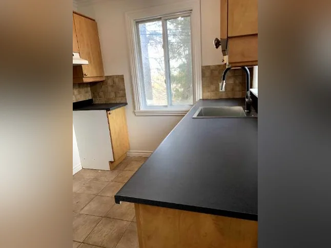 Logement 41/2 St-Sauveur thumbnail 2