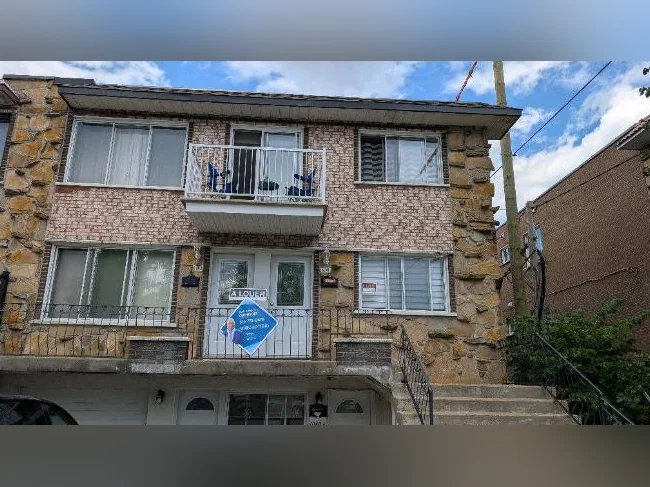 Très grand 5/2 à louer à Nouveau Rosemont