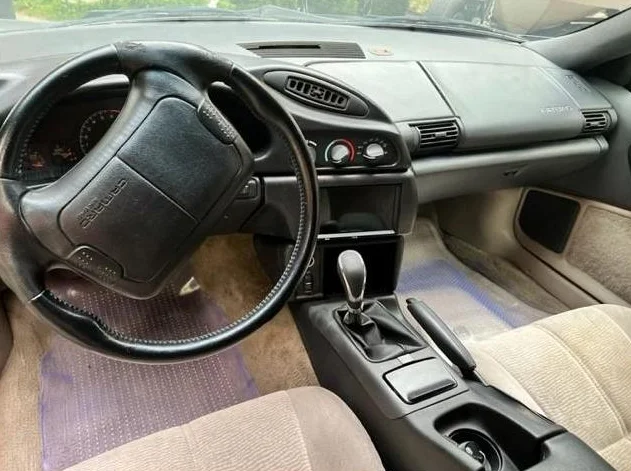 96 Camaro convertible V6 3.8L 5-vitesses manuelle 5-speed manual thumbnail 5