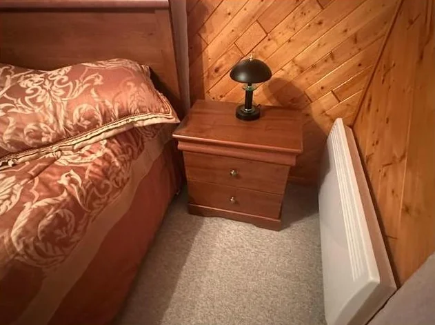 Set de chambre en bois avec matelas queen size thumbnail 4